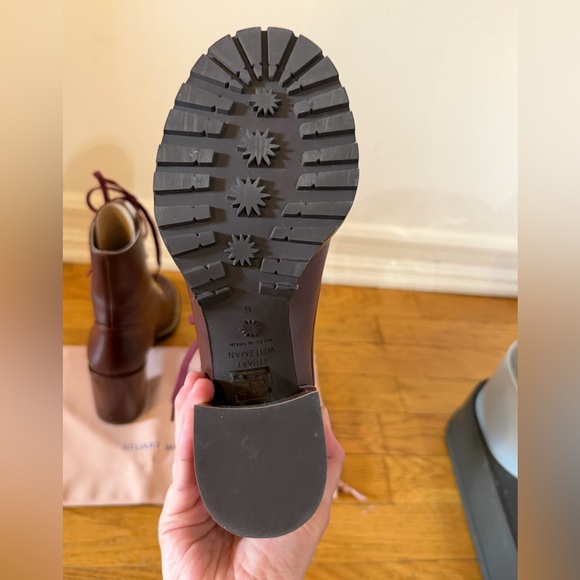 Stuart Weitzman Wine/Burgundy Lace-Up Leather Boots with Gold Chain Trim - Picture 6 of 8